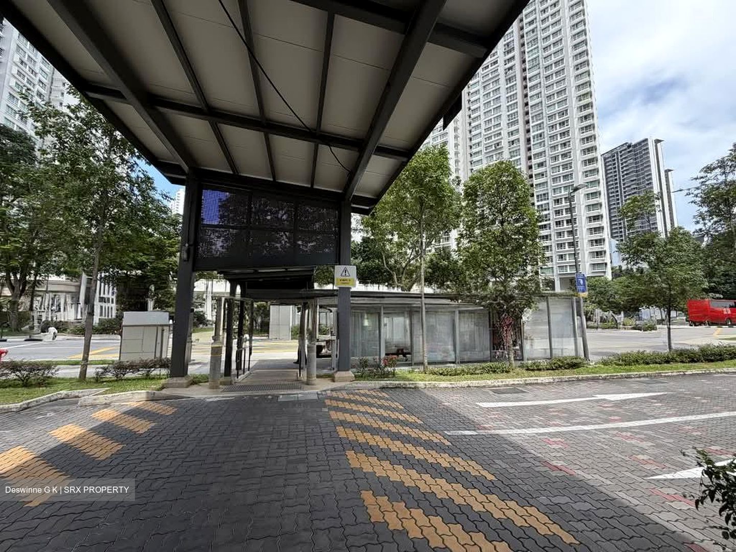 Clementi Peaks (D5), Shop House #557722661